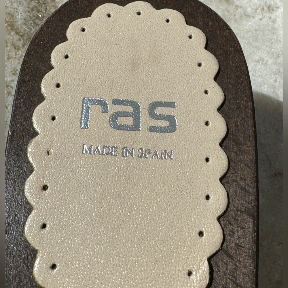 Ras- Made in Spain Crystal Slide Sandal Sz 40/ 10‎